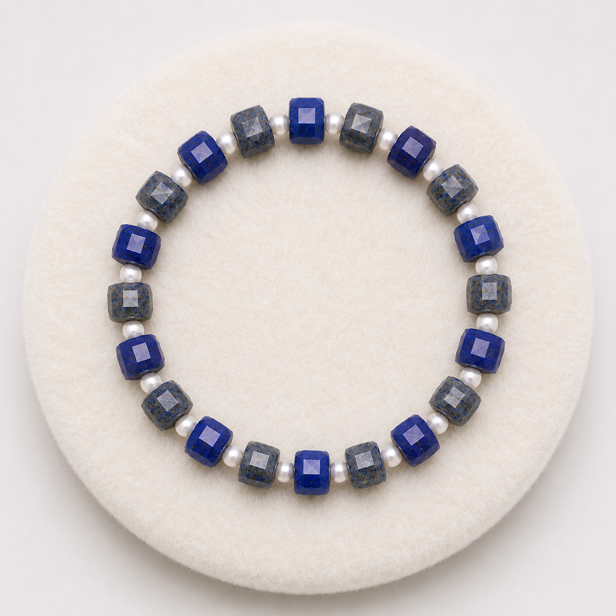 Bacvıa Doğal Taş Sertifikalı 7X7 MM Küp Faset Kesim Lapis Lazuli & 4 MM Küre Kesim Sedef Bileklik