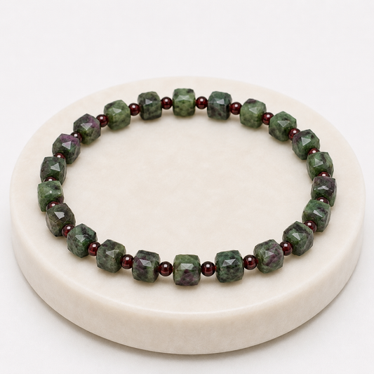 Bacvıa Doğal Taş Sertifikalı 7X7 MM Küp Faset Kesim Anyolit & 4 MM Hessonit Lal Garnet Bileklik