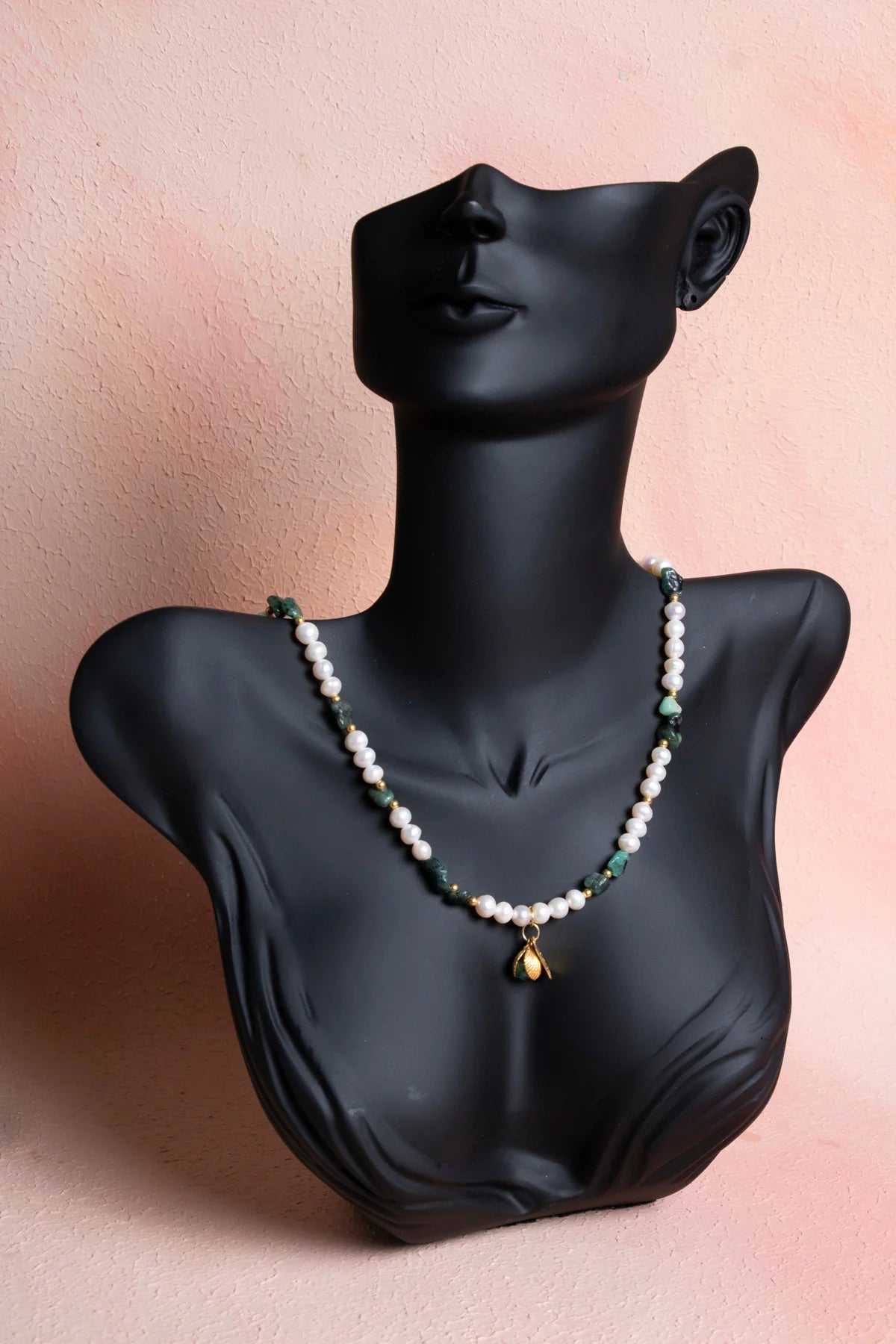 Aşk Kolyesi-İnci, Zümrüt Gümüş Aparatlı Doğal Taş Kolye (