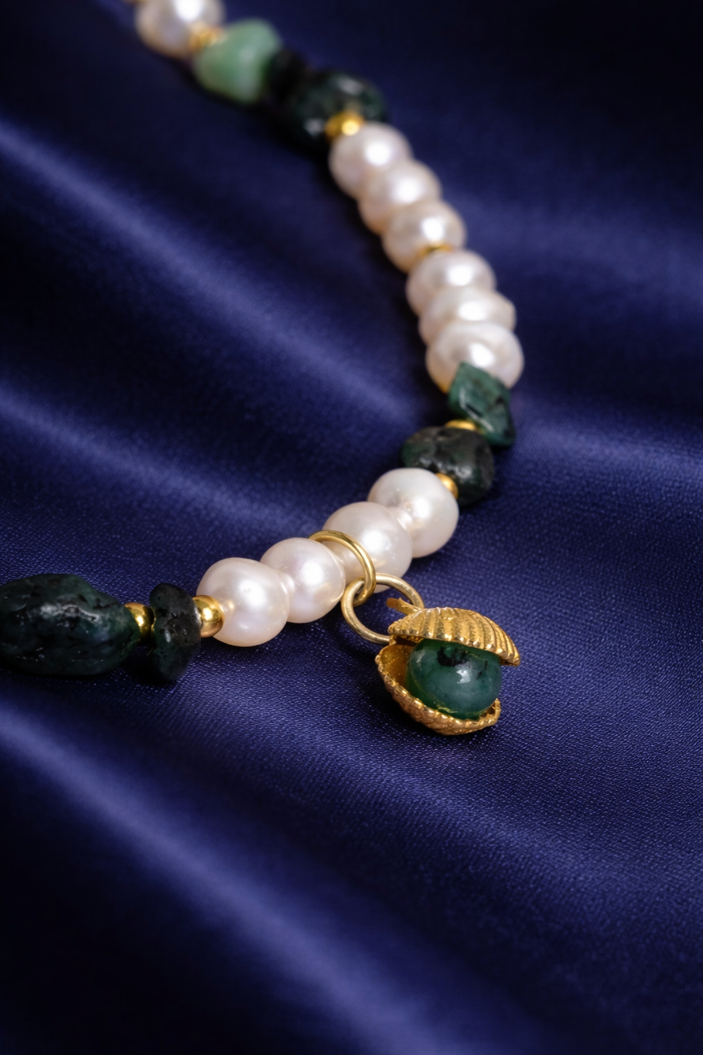 Aşk Kolyesi-İnci, Zümrüt Gümüş Aparatlı Doğal Taş Kolye (